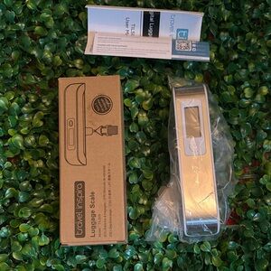 Silver Luggage Scale